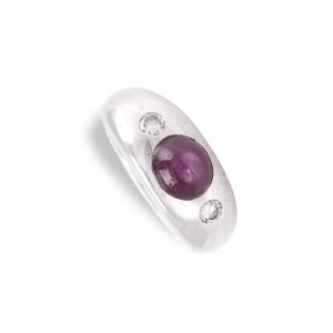 Ring with star ruby