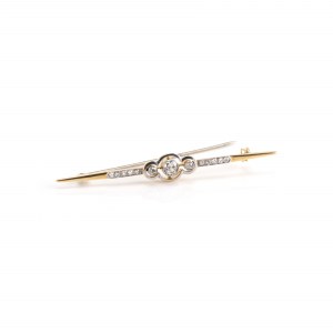 Bar brooch set with diamonds