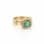 Emerald diamond ring