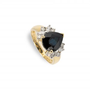 Sapphire diamond ring