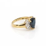 Sapphire diamond ring