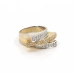 Bicolor diamond ring