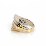 Bicolor diamond ring