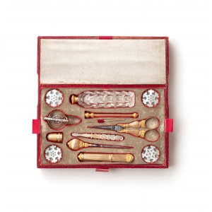 Nécessaire à Couture with sewing utensils, pencil, magnifying glass and bottle