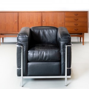 Cassina Grand Confort armchair 'LC2', designed by Le Corbusier, Jeanneret and Perriand