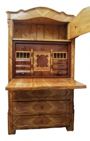 Sekretár v štýle biedermeier, 10. storočie.