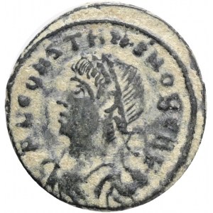 Constans AD 337-350. Nicomedia Nummus Æ, Obv.: FL CONSTANS NOB CAES, laureate, draped, and cuirassed bust left. Rev.: GLORIA EXERCITVS, two soldiers holding spears and shields with one standard between them, SMNS,Ref.: RIC VII 202 var.AE 2,1g.