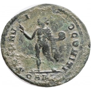 CONSTANTINE I. 307-337 AD. Æ Follis, Arles mint .Obv.: CONSTANTINVS P F AVG, laureate and cuirassed bust right. Rev.: SOLI INVIC-TO COMITI, Sol standing left, raising right hand and holding globe in left;QARL.Ref.: RIC VII Arelate 71 var.AE 2,6g.