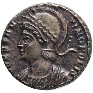 CONSTANTINE I. 307-337 AD. AE3 Treveri (Trier), 332-333 AD. Obv. CONSTANTINOPOLIS, laureate and helmeted bust of Constantinopolis left. Rev. Victory standing left on prow, holding spear and resting on shield; to left, wreath. Ex. TR.S. Bronze Weight 2,90g