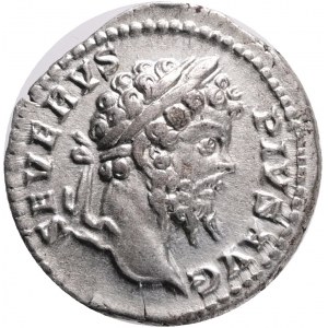 Septimius Severus AR Denarius. Rome,Obv.: SEVERVS PIVS AVG, laureate head to right . Rev.: FVNDATOR PACIS, Emperor, veiled and togate, standing to left, holding branch and roll. Ref.: RIC IV 265; BMCRE 330; RSC 205. AR. 3,4g.