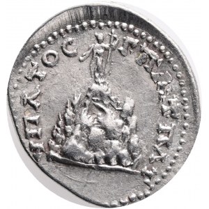 CAPPADOCIA, Caesarea. Commodus. 177-192 AD. AR Trihemirachm.Obv.: AY MAP AVP KOM ANTWNEINOC CE, laureate head right. Rev.: ΥΠATOC Γ ΠAT ΠAT, Mount Argaeus surmounted by a statue of Helios, holding globe and sceptre. Ref.: Metcalf 147b. R! Ar. 3,89g.