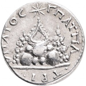 CAPPADOCIA, Caesarea-Eusebia. Commodus. AD 177-192. AR Trihemidrachm. Obv. AVT M AVΡ KOMO ANTWNINO C, laureate head right.Rev: YΠATOC Γ ΠAT ΠATPI, Mount Argaeus surmounted by star.Ref.: Metcalf 148. Sydenham 366. AR. 4,42g.