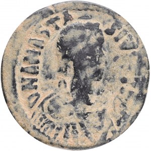 ANASTASIUS I.(491-518).Constantinople.Follis.Obv : DN ANASTASIVS PP AVG.Pearl diademed, draped, cuirassed bust to right.Rev : Large M, star left, cross above, star right, Є below, mintmark CON.Ref.: Sear 19.Ae. 15,21g.