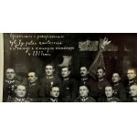 Fotografia pocztówkowa - 1 Pułk Szwoleżerów z sztandarem [sztandar, oficerowie WP]