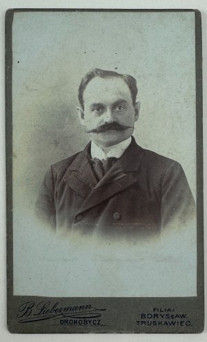 CDV fotografie z kartonu - Fotografie muže - B. Liebermann Drohobycz