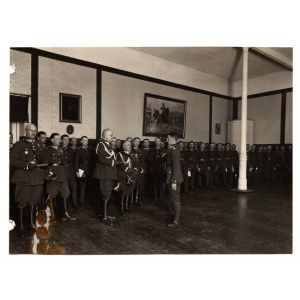 II RP Photograph General Górecki Ceremony with Infantry Cadets - Kossak Background Image