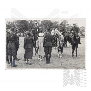 II RP Kawaleria Fotografia Grupy Oficerów Zawody (?) 5 Pułk Strzelców Konnych Tarnów