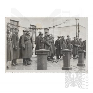 II RP Cavalry Photography of Cavalry Officers with Virtuti Militari