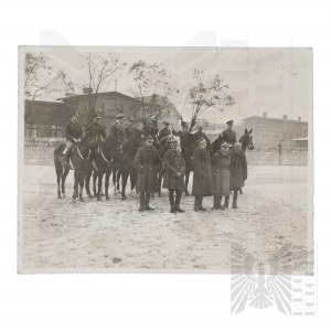 II RP Kawaleria Fotografia Grupa Oficerów Kawalerii & Amerykanin, Grudziądz (?)