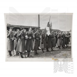 PSZnZ Press Photo Presentation of the Banner to the EOD Unit France.