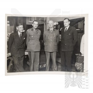 PSZnZ Press Photo of Commander-in-Chief Wladyslaw Sikorski with a Visit to the Polish Consulate in Cairo.
