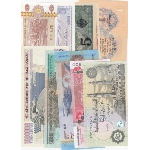 Total 10 banknotes