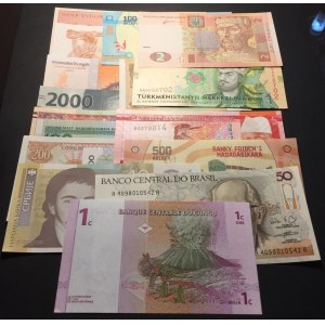 Total 15 UNC banknotes of different country