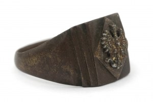 Patriotic signet ring with eagle