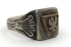 Patriotic signet ring with eagle
