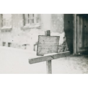 Warszawa - Praga jesień - zima 1939 / 1940 [nagrobki okolice ul. Jagiellońskiej] fotografia [vintage print / przed 1945]