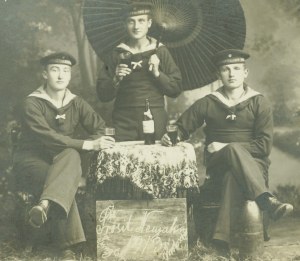 S.M.S. EMDEN Tsingtau, China 1913, Poles from the Prussian partition [artillerymen from Krotoszyn] served on this cruiser.