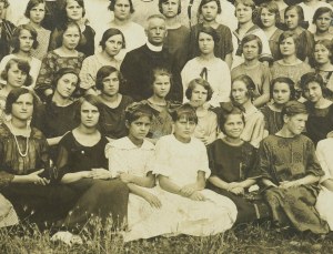 Young Poland Association - Poznań, in the center you can see Father Józef Schulz, 1930s.
