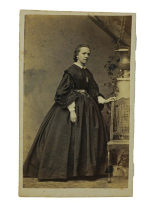 Fotografia kartonikowa CDV Marcella z Krupeckich Antoniowa Ruszkowska
