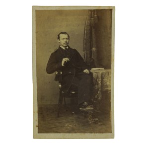 Fotografia kartonikowa CDV Antoni Ruszkowski h. Pobóg , wykonana w zakładzie E.Painera, Warszawa Nowy Świat