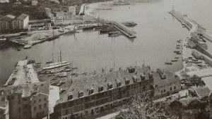 [NICEA] Entrance to the Port / NICE Entree du Port , photograph on cardboard , signed Stengel & Co.