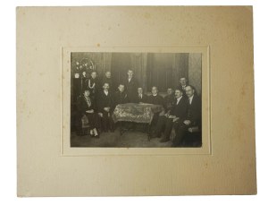 [JAROCIN] meeting of the Jarocin Church Building Committee, photo shows, among others: Rev. Niedźwiedzinski, photograph on cardboard