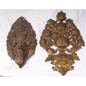 Lot of two brass palms late 18th early 19th century 80 x 55 cm; 67 x 40 cm embossed and engraved parts. State of conservation: detached parts., Lot of two brass palms late 18th early 19th century 80 x 55 cm; 67 x 40 cm embossed and engraved parts. State o