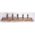Five-light frieze in carved wood 19th century 160 x 14 x 14 cm with plant motifs and a beaded edge. State of preservation: fair, some missing gilding, one missing floral frieze., Five-light frieze in carved wood 19th century 160 x 14 x 14 cm with plant mo