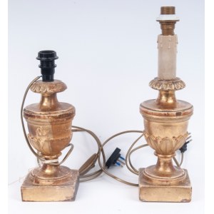 Pair of palm holders 19th century 22 x 10 cm made of gilded wood, carved in the shape of a pine cone tapered towards the bottom with leaves along the edge, electrified. State of conservation: wear to the gilding as per use over time., Pair of palm holders