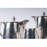 Tea and coffee service mid 20th century 14 x 11.5 cm maximum dimensions in silver metal. Elkington manufacture pcs.4 State of preservation: good, Tea and coffee service mid 20th century 14 x 11.5 cm maximum dimensions in silver metal. Elkington manufactur