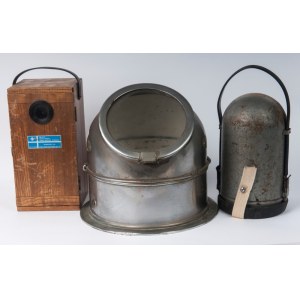 Lot of three navigation instruments consisting of: 20th century a sextant, a compass and a cartographic compass of different sizes. Condition: good, one broken clasp, tools untested., Lot of three navigation instruments consisting of: 20th century a sexta