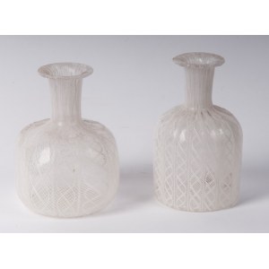 Lot of two Zanfirico blown glass bottles 10 x 6 cm; 9.7 x 6 cm from Murano. Designed by Venice Zanetti in the 70s State of preservation: good, Lot of two Zanfirico blown glass bottles 10 x 6 cm; 9.7 x 6 cm from Murano. Designed by Venice Zanetti in the 70