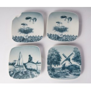 Lot of four bottoms 70s/80s 8 x 7.5 x 1 cm in polychrome porcelain, quadrangular with decoration of animals and landscapes in blue on a white background. Signature of the manufacturer in green under the glaze Condition: very good, one case back has a gap 