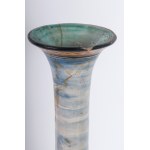 Pear-shaped vase 1920s 45 x 12.5 x 9.5 cm in polychrome ceramic. Globular body with long neck with flared rim and ring rest. Decoration with birds on a marshy background and blue sky with birds on a white background. MAP manufacture (Ferruccio Mengaroni) 