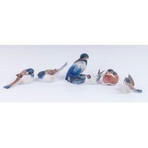 Lot of six bird sculptures second half of the 20th century in polychrome porcelain of different shapes and sizes. Danish manufacture B.&amp; G. and Royal Copenhagen Conservation status: good, one with a clipped tail, Lot of six bird sculptures second half