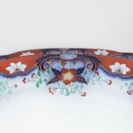 Japanese-decorated ceramic set, Yeddo model mid 20th century consisting of: 9 deep bowls, 37 flat bowls, 14 dessert plates, 4 sauce boats, 8 serving plates of different sizes, 2 trays, 1 tureen, 2 cake stands and 1 fruit bowl, 78 pieces. Villeroy and Boch