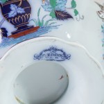 Japanese-decorated ceramic set, Yeddo model mid 20th century consisting of: 9 deep bowls, 37 flat bowls, 14 dessert plates, 4 sauce boats, 8 serving plates of different sizes, 2 trays, 1 tureen, 2 cake stands and 1 fruit bowl, 78 pieces. Villeroy and Boch