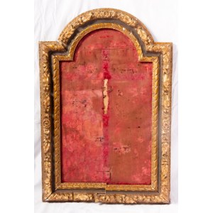 Gilded wooden frame 19th century 80 x 54 x 5 cm; free light 66 x 38 cm rectangular in shape with a round arch. With three orders of carving with floral and leaf decoration State of preservation: minimal losses and breakages., Gilded wooden frame 19th cent