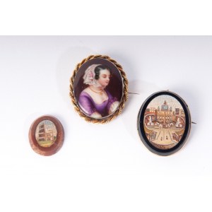 Lot of two micromosaics and a porcelain cameo Roman school, early 20th century depicting St. Peter&#39;s Square 3.5 x 3 cm with pin setting; Colosseum detached 2.5 x 2 cm; young girl on porcelain with pin-mounted setting 4 x 3 cm State of conservation: go