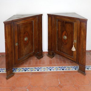Pair of single-door walnut corner cabinets Italy early 19th century 90 x 52 x 52 cm Condition: good, minimal dents on one door., Pair of single-door walnut corner cabinets Italy early 19th century 90 x 52 x 52 cm Condition: good, minimal dents on one door